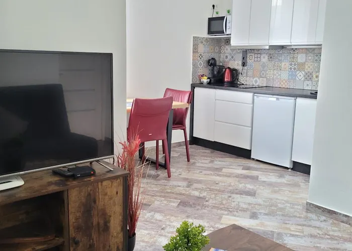 Giedres Kalnieciu 2 *